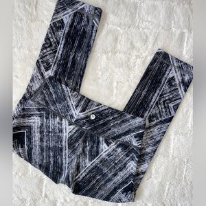 Lululemon capris leggings size 6